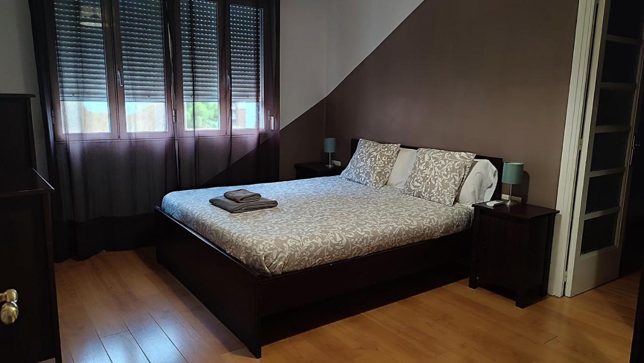 Apartamentos Turia Valencia Exterior photo