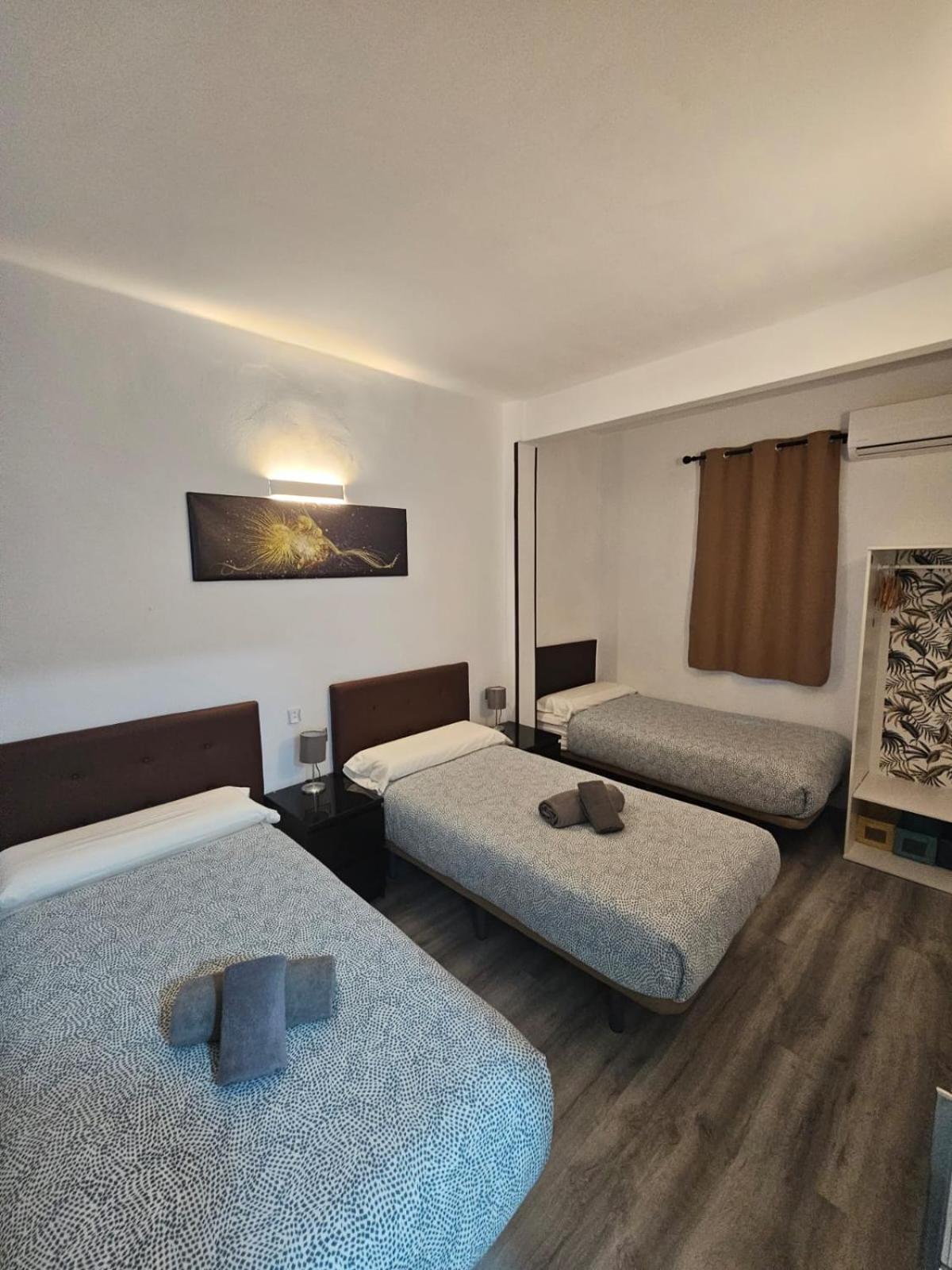 Apartamentos Turia Valencia Exterior photo